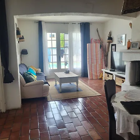 度假居 Maison Au Calme Sur 阿爾勒